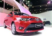 ４月にタイで発売した新型「ヴィオス」。新興国の中間所得層を狙ったコンパクトカーだ＝４月、タイ・ノンタブリ県