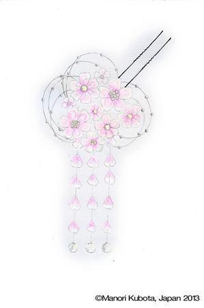 銀賞を受賞した窪田麻紀さんの花かんざしとデザイン画＝２０１３（平成２５）年９月４日（提供写真）。（Ｃ）Ｍａｎｏｒｉ＿Ｋｕｂｏｔａ，Ｊａｐａｎ＿２０１３