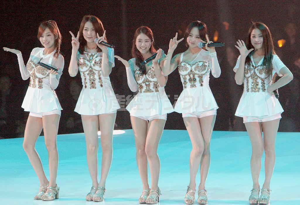 桂由美グランドコレクションにライブ出演したＫＡＲＡ＝２月２０日、東京・両国国技館（瀧誠四郎撮影）