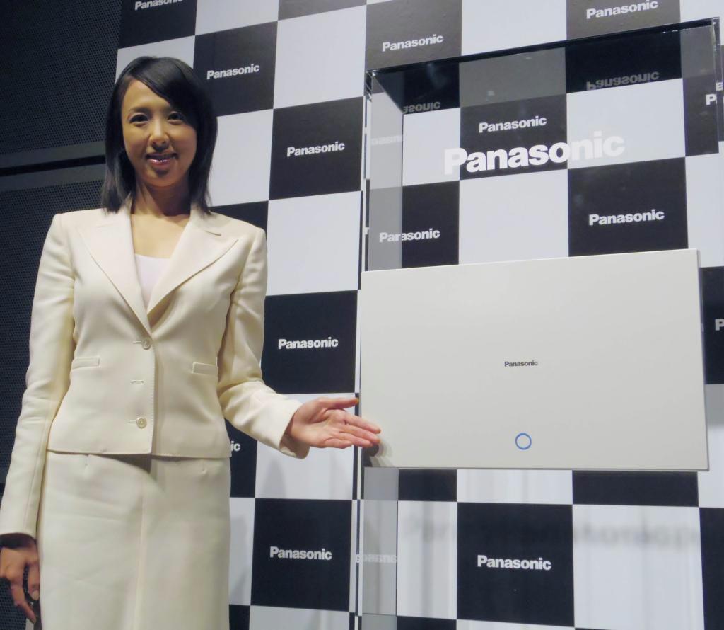 パナソニックが発表した住宅分電盤「スマートコスモ」＝６日、東京都千代田区