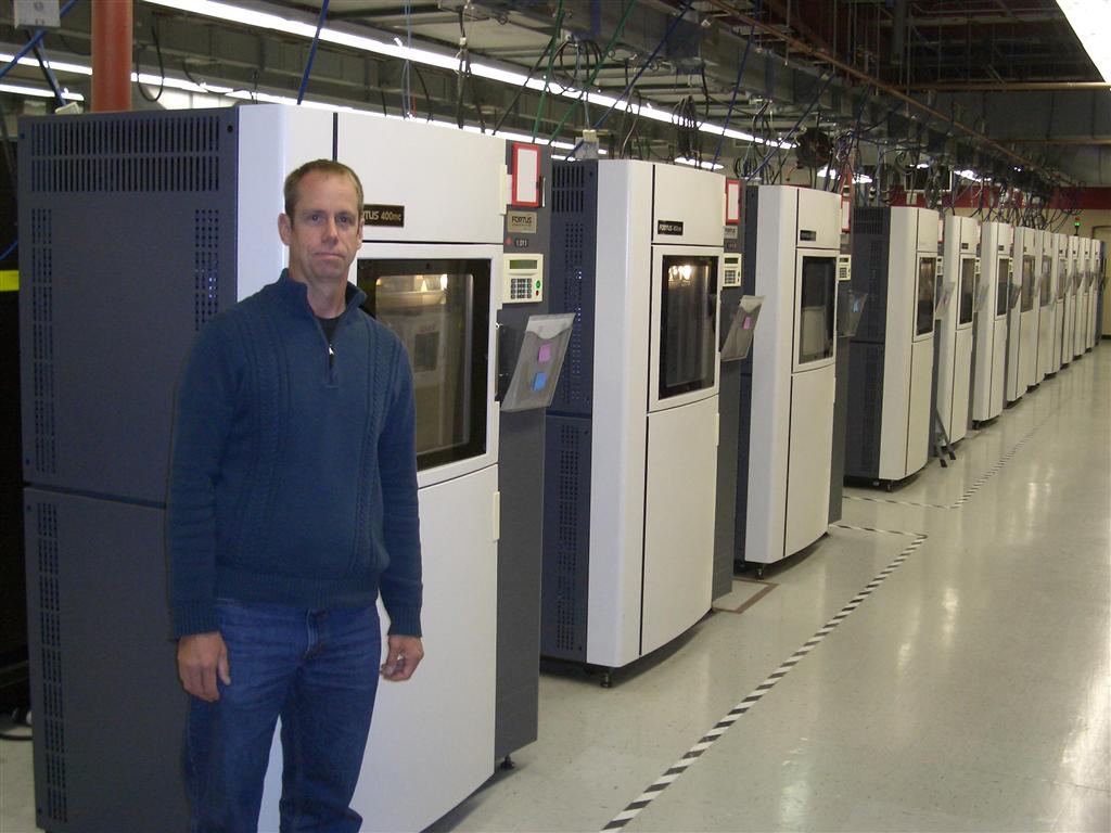 レッドアイ社の工場で活用されているストラタシス社製の３Ｄプリンター＝米ミネソタ州エデンプレイリー