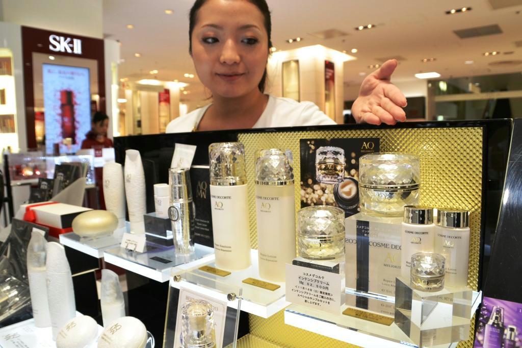 コーセーが展開する高付加価値ブランド「コスメデコルテ」＝東京都中央区の松屋銀座