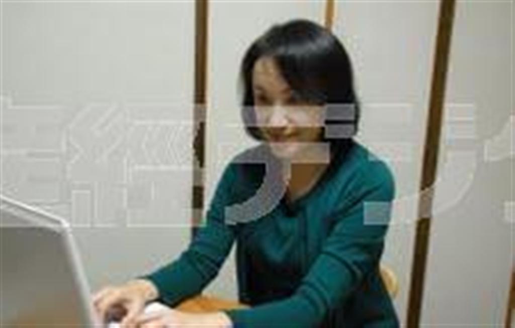 外国人向け富士登山案内サイトを運営する前田文子さん＝２０１３（平成２５）年（中央大学ＦＬＰ深澤ゼミ＿有志学生記者撮影）