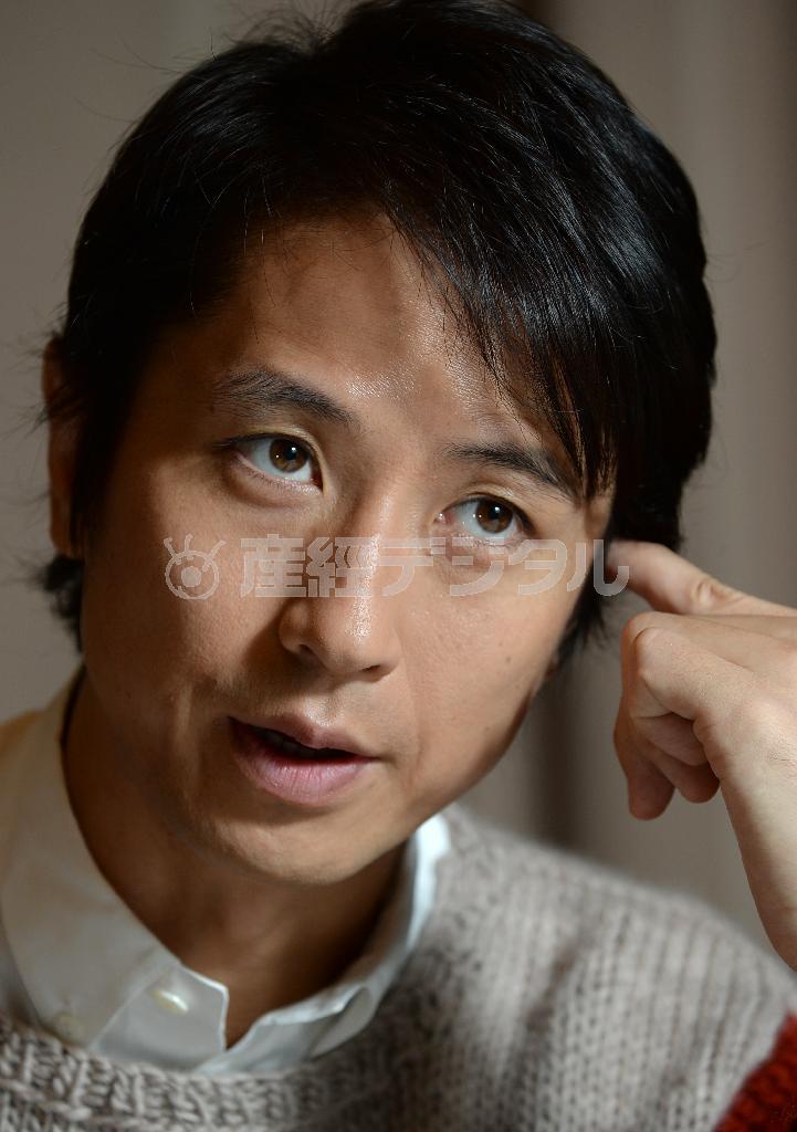 「寝る直前まで台本を読んで、翌日、演出の小川（絵梨子）さんに『これでどうでしょうか』と相談して演じる。そんな日々でした」と、稽古の様子を振り返った谷原章介さん（寺河内美奈撮影）