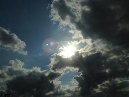 こうした光景は７階のその室からは見えるはずもなかったか（長塚圭史さん撮影）