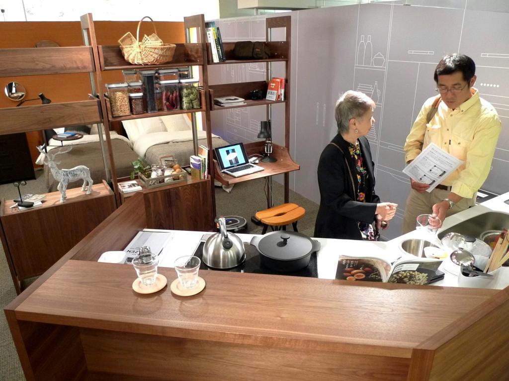 そごう・西武が期間限定で先月下旬に設置したシニア向けリフォームのショールーム＝東京都豊島区