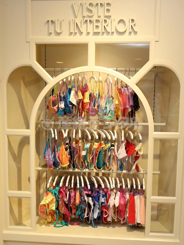 Ｊｕａｎａ＿ｄｅ＿Ａｒｃｏはアルゼンチン発のブランド。カラフルなランジェリーやホームウェアなどがそろう