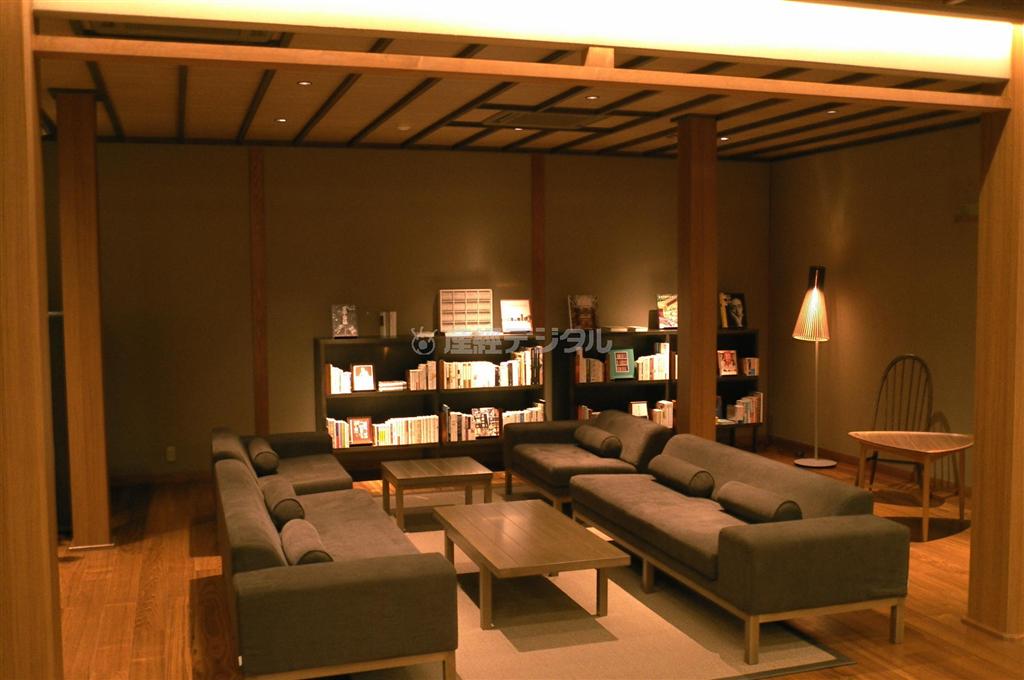 志賀直哉ら多くの文人、芸術家が愛した宿・三木屋に設置したライブラリー＝１１月６日（提供写真）