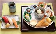 ランチの看板メニューのひとつ「岡崎プレート」。見た目も美しい