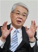 インタビューに応じる、りそな銀行の東和浩社長＝東京都江東区
