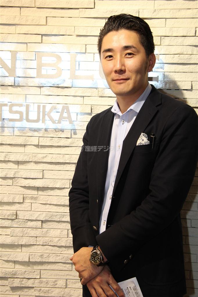 「ＥＤＩＴＩＯＮ＿ＢＬＵＥ＿プレミアヨコハマ店」の鬼頭祐治マネジャー（田中幸美撮影）