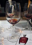 １６３８年創業のＫｏｐｋｅ社の３７５周年を記念したポートワイン＝１１月８日、中国・香港（青木冨美子さん提供）