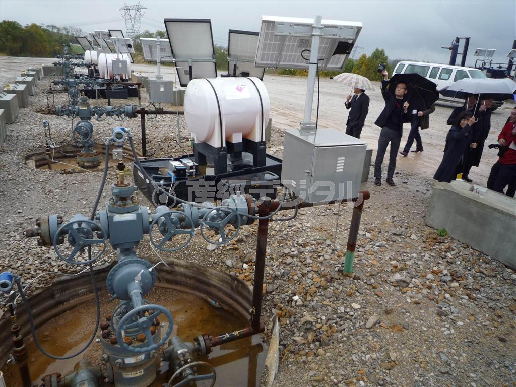 シェールガスが噴出する井戸＝１０月下旬、米ウエストバージニア州（内山智彦撮影）