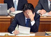参院本会議に臨む安倍晋三（しんぞう）首相＝２０１３年１１月２７日午前、国会・参院本会議場（酒巻俊介撮影）