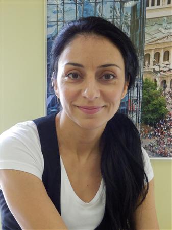 「素人の子供がプロの子役に『お前は最低の役者だ』と言って泣かせたり、プロの子役が撮影の仕直しを面倒くさがってやらなかったり、撮影は修羅場でした」と苦笑いするヤセミン・サムデレリ監督（エスパース・サロウ提供）