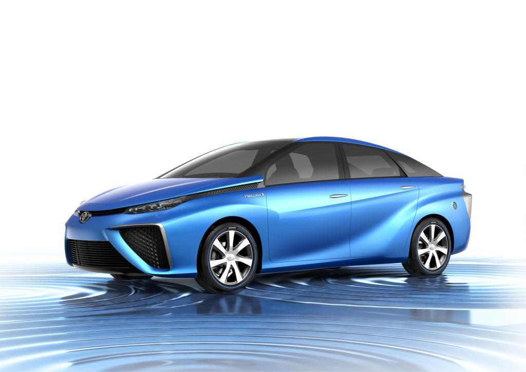 トヨタ自動車の燃料電池車の試作車
