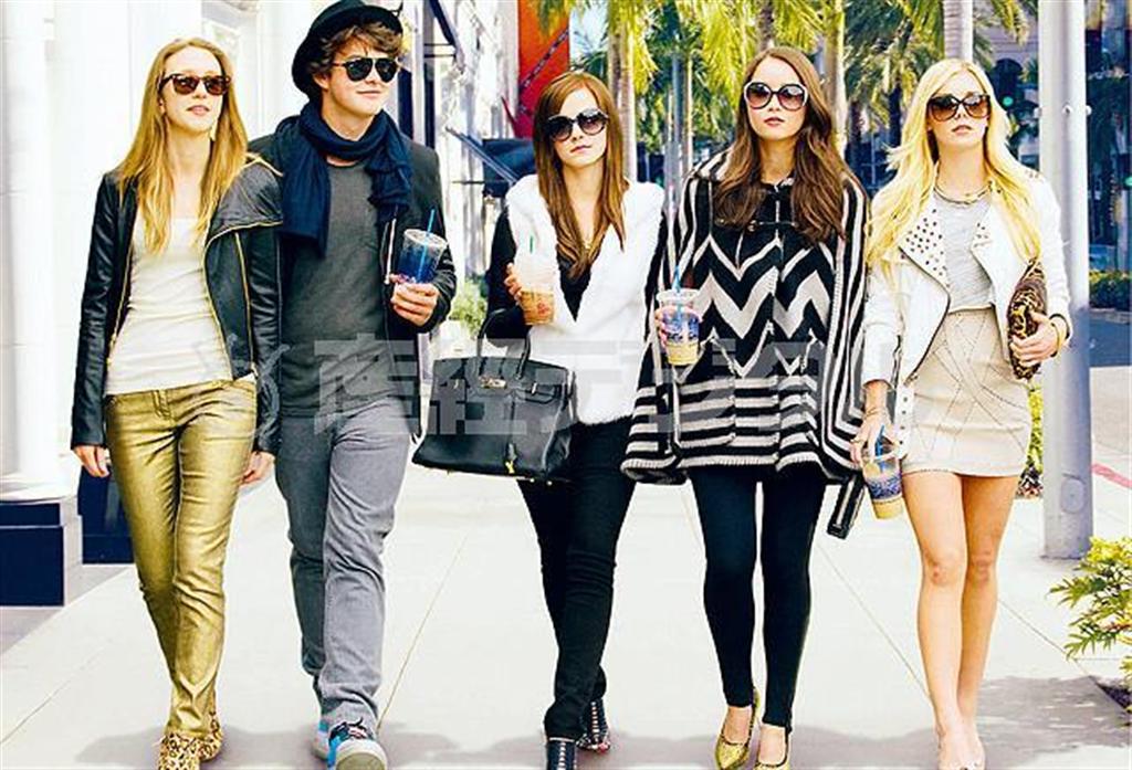 映画「ブリングリング」（ソフィア・コッポラ監督）。１２月１４日公開（ミラクルヴォイス提供）。（Ｃ）２０１３＿Ｓｏｍｅｗｈｅｒｅ＿Ｅｌｓｅ，ＬＬＣ．Ａｌｌ＿Ｒｉｇｈｔｓ＿Ｒｅｓｅｒｖｅｄ．