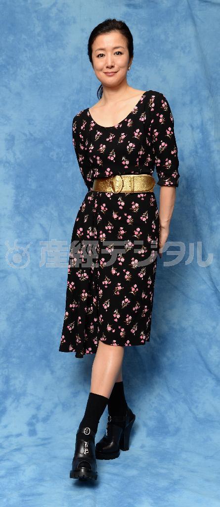 一人芝居「声」の稽古に集中すると語った鈴木京香さん。「大丈夫、やれるよ」との三谷幸喜さんの励ましがうれしいという（宮川浩和撮影）