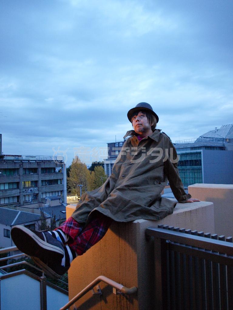 【かざすンＡＲ（視聴無料）】大人気劇団「ナイロン１００℃」を主宰するＫＥＲＡ（ケラリーノ・サンドロヴィッチ）さん（提供写真）