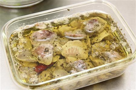 砂肝のオイル煮（アヒージョ）は冷蔵庫で保存も可能。オイルはドレッシングなどにも使える