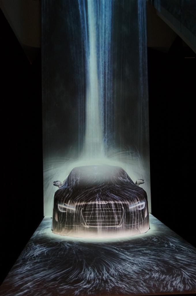 チームラボとアウディがコラボしたプロジェクションマッピング「Ｔｈｅ Ｗａｔｅｒｆａｌｌ ｏｎ Ａｕｄｉ Ｒ８」