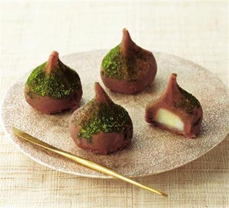 羽二重団子の「しづくあん抹茶がけ」（９４５円・大丸東京店）