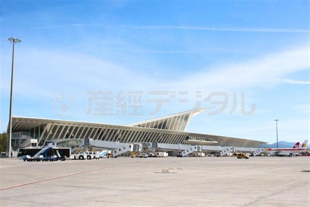 こちらが１年前に訪れた、スペインのビルバオ空港。カラトラバがはじめて設計した空港だ