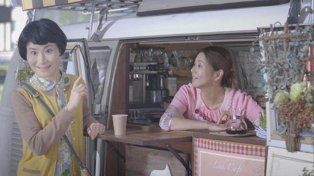明治安田生命保険のＣＭに出演する小泉今日子さんと片桐はいりさんの“あまちゃんコンビ”