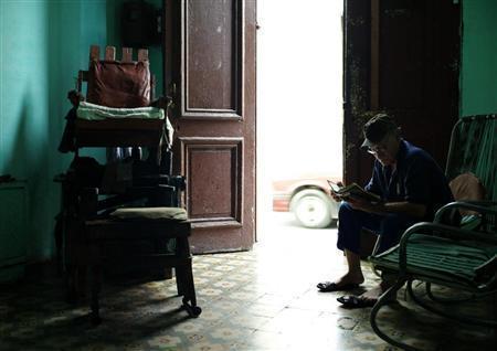 通りから壁一枚隔てた空間には、外の喧噪とは真逆の静けさが広がっていた＝キューバ東部のカマグエイ（緑川真実さん撮影）