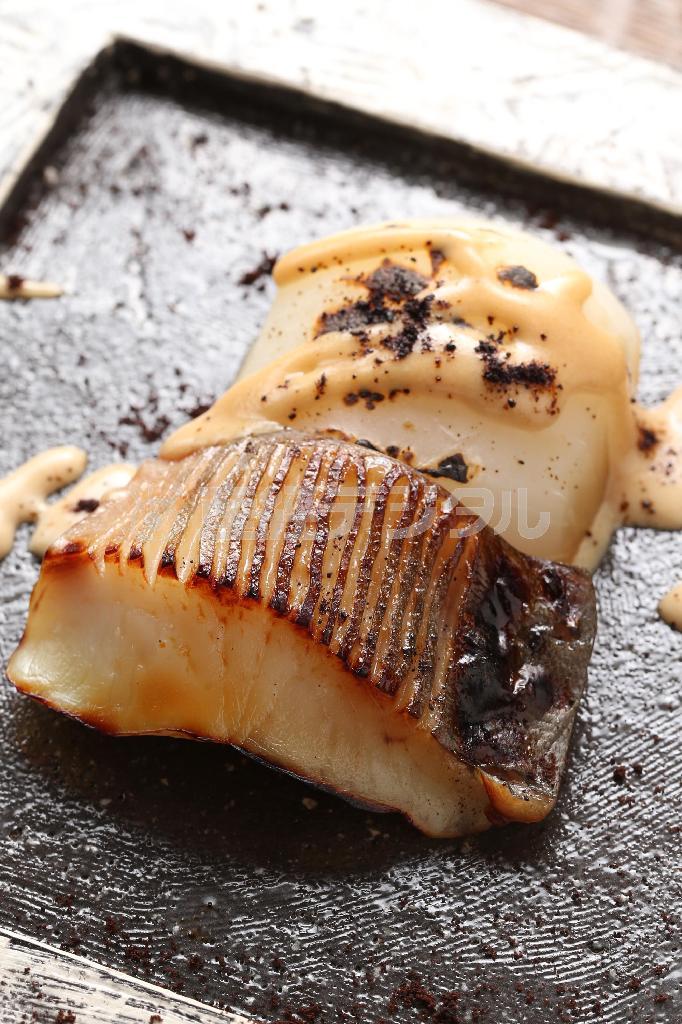 焼肴の「真魚鰹（まながつお）味噌漬け＿小蕪石窯焼き＿胡麻酢ひいて＿いり大徳寺納豆」