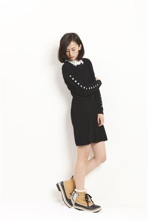 ブランドを代表する「カリブー」のデザインをベースに、軽量で履きやすく設計された「ティボリ」（１万３６５０円）。ワンピースやパンツなど、どんなスタイルにもコーディネートしやすいデザインが魅力