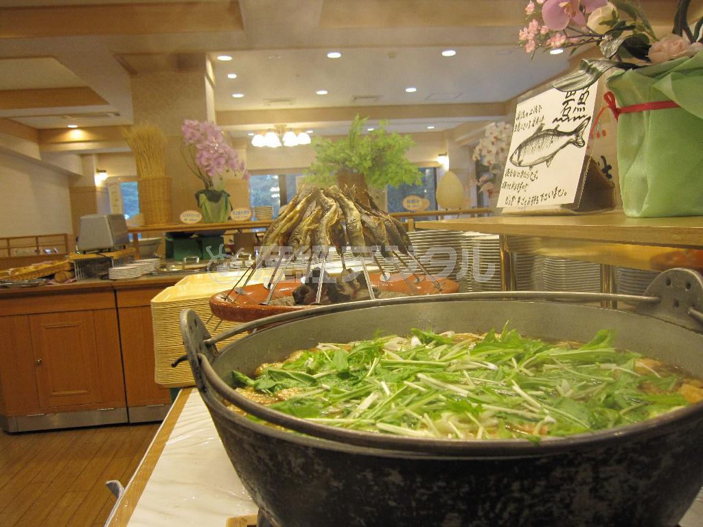 国民休暇村のバイキングでも、秋田の郷土料理が楽しめる＝秋田県仙北市