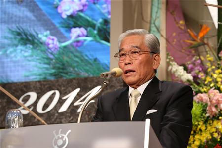 新年交歓会であいさつする日枝久・フジサンケイグループ代表＝８日、東京・台場のフジテレビ（森本雅子撮影）