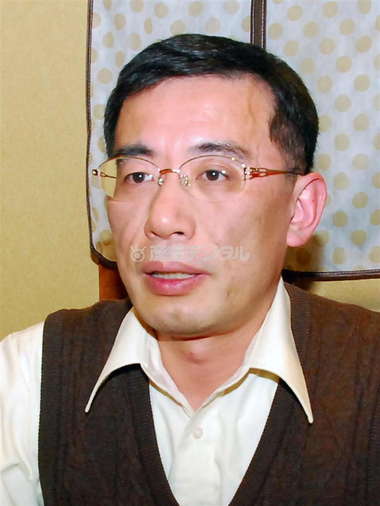 「法廷で平田信（まこと）被告と向き合い、謝罪の言葉を聞きたい」と話す仮谷実さん＝２０１３年１２月２１日、東京都江東区（山田泰弘撮影）