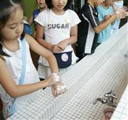 風邪やインフルエンザの予防には、せっけんを使った十分な手洗いが大切だ