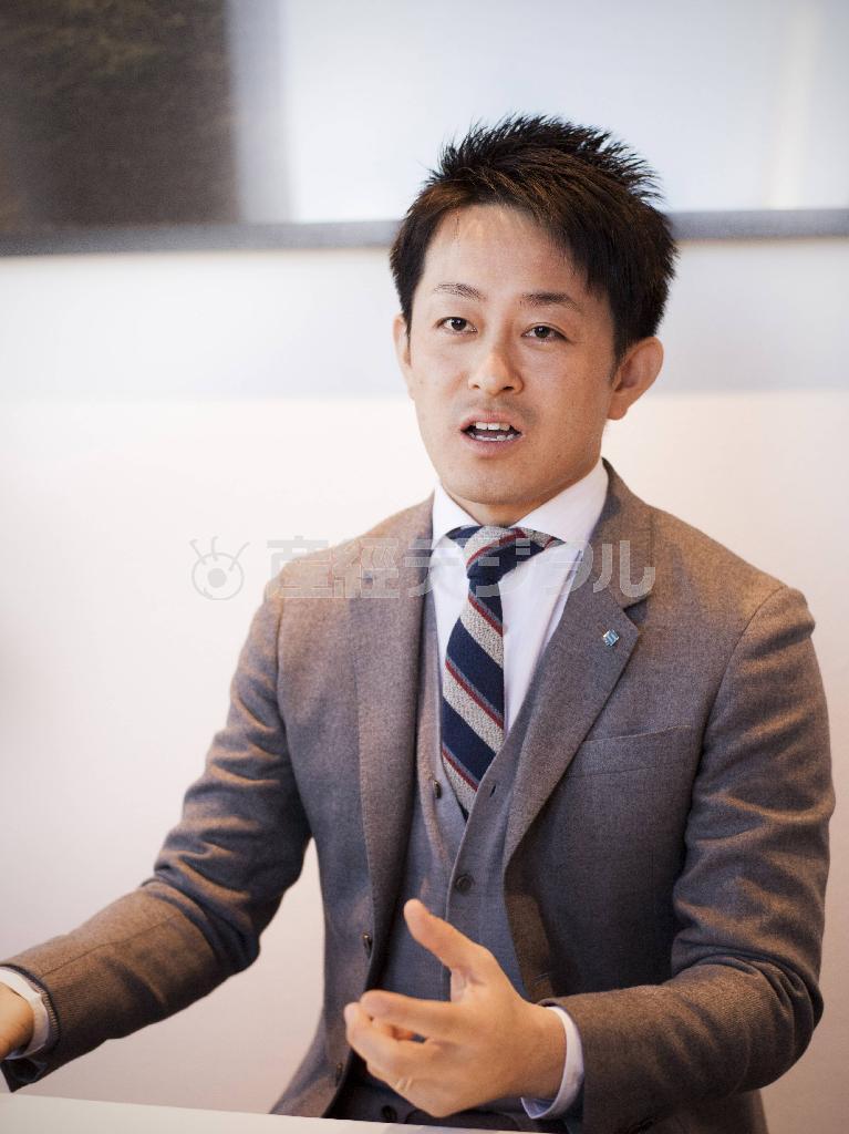 不動産投資の魅力について語る、投資用マンション開発のシーラ社長の湯藤善行（ゆとう・よしゆき）さん＝２０１４年１月１０日（提供写真）
