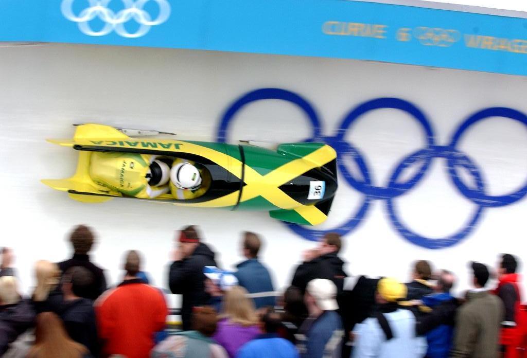 ２００２年のソルトレークシティー冬季五輪に出場したジャマイカのボブスレー男子２人乗りチーム。ソチで１２年ぶりに「クール・ランニング」が帰ってくる（奈須稔撮影）