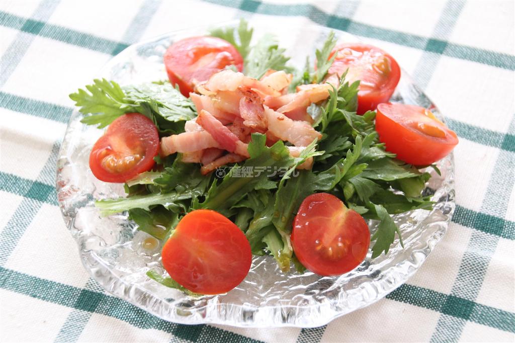 春菊のサラダ。※８２ｋｃａｌ、塩分０．９グラム（１人分）