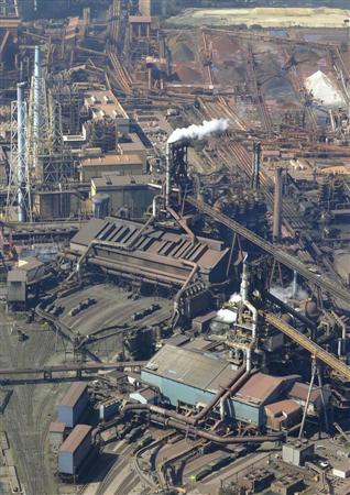 鉄鋼生産の回復基調が鮮明になった＝千葉県君津市の新日鉄住金君津製鉄所