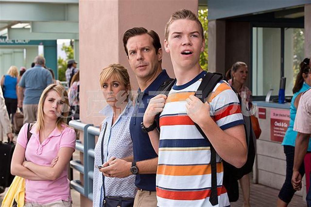 映画「なんちゃって家族」（ローソン・マーシャル・サーバー監督）。１月２５日公開（スキップ）。（Ｃ）２０１３＿Ｗａｒｎｅｒ＿Ｂｒｏｓ．Ｅｎｔｅｒｔａｉｎｍｅｎｔ＿Ｉｎｃ．