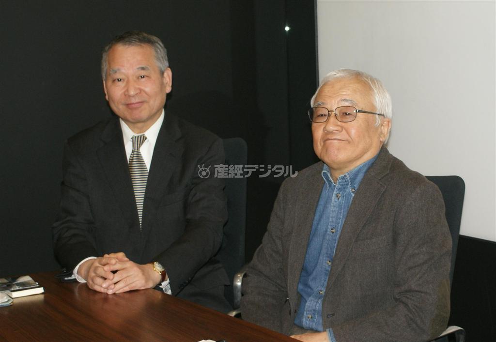 産経新聞ソウル駐在客員論説委員の黒田勝弘さん（右）と元防衛研究所教官の武貞秀士（たけさだ・ひでし）さん。２人は数十年来の友人でもある＝２０１４年１月１７日、東京都千代田区（塩塚夢撮影）