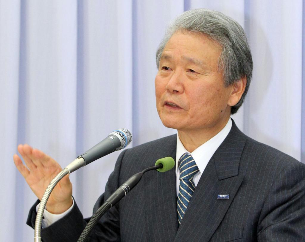 記者会見する榊原定征・経団連次期会長＝２７日午後、東京都千代田区の経団連会館