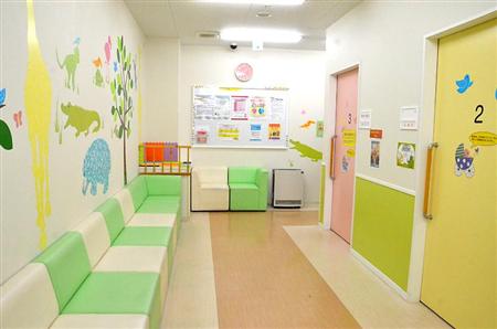 自由が丘メディカルプラザ小児科の待ち合い室でも「ブルーエア」を導入。訪れる子供や親に安心を与えている