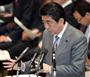 衆院予算委員会で自民党の中谷元氏の質問に答える安倍晋三首相＝３１日午前、国会・衆院第１委員室（酒巻俊介撮影）