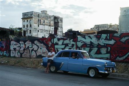 いかついアメ車は変わらずキューバの代名詞＝キューバ・首都ハバナ（緑川真実さん撮影）