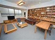 手作りでありながら、均一な高品質を保つ商品群が並ぶショールーム（２階）