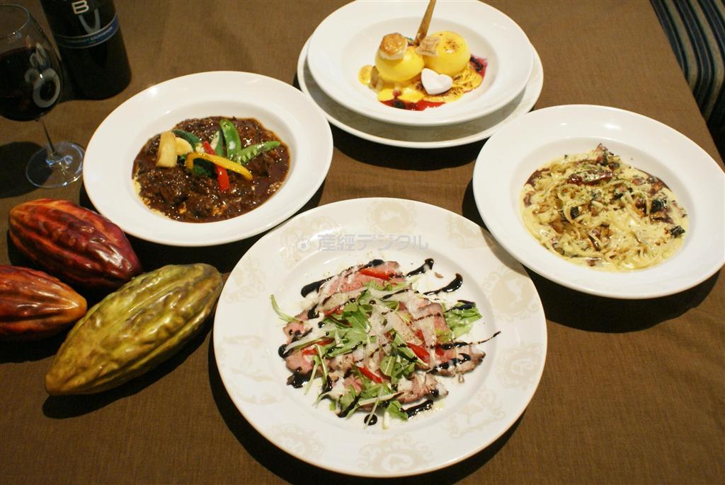 バレンタインのスペシャルディナーコース。写真手前から時計回りに前菜、メーン、デザート、パスタ。これにパンとコーヒーが付く（ワインは付かない）＝東京都墨田区
