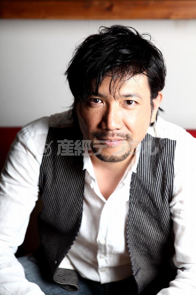 特別番組「ＮＥＳＣＡＦＥ＿ｐｒｅｓｅｎｔｓ＿ＭＥＥＴ＿ＡＴ＿ＢＯＯＫ＿ＣＡＦＥ」（９：００～１７：５５放送）のナビゲーター、別所哲也さん（Ｊ－ＷＡＶＥ提供）