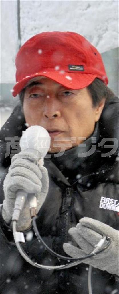 東京都知事選で街頭演説する細川護煕（もりひろ）氏＝２０１４年２月８日午後、東京都中央区（栗橋隆悦撮影）