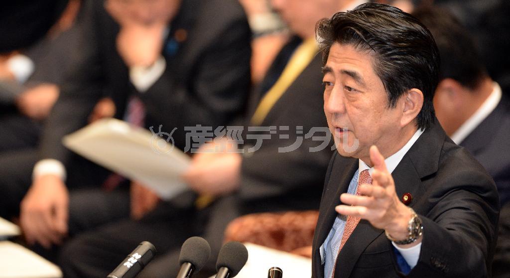 衆院予算委員会で答弁する安倍晋三（しんぞう）首相＝２０１４年２月１０日、国会（酒巻俊介撮影）